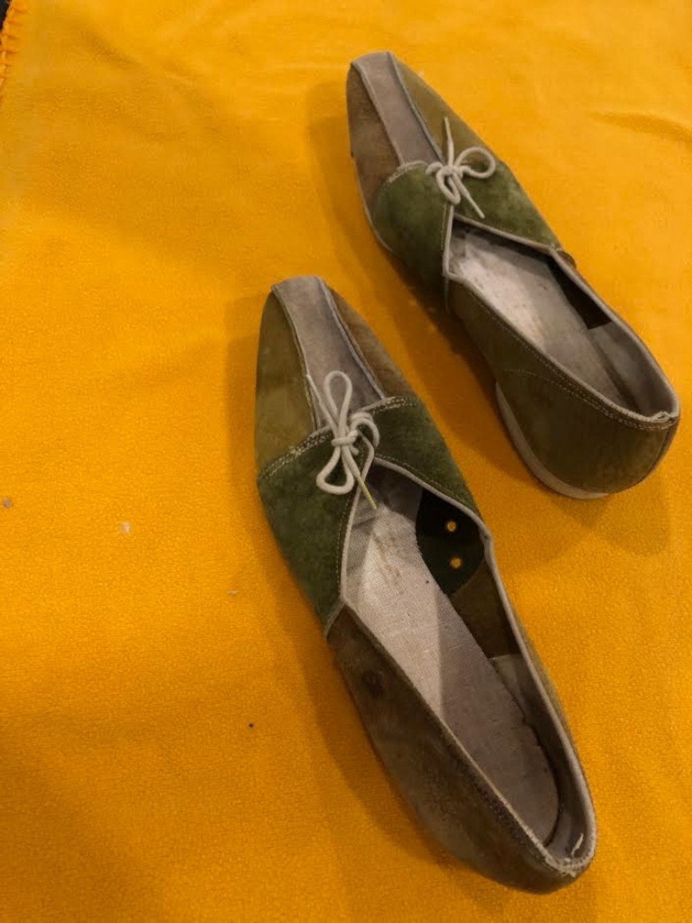 Mod Women's 3-Tone Green/Beige/Brown Brunswick Bowling Shoes 1965